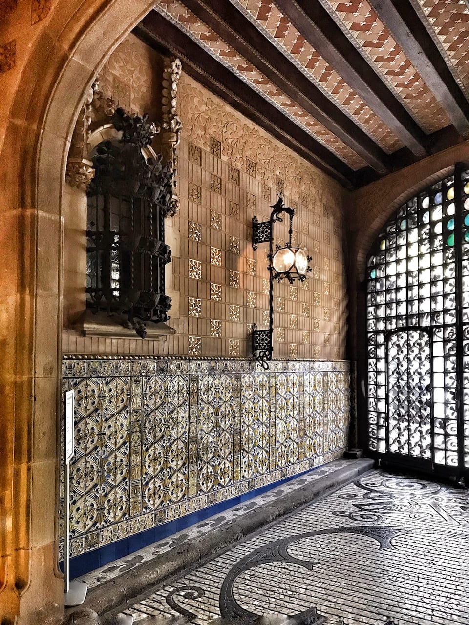 Conversaciones-que-inspiran-con-Manel-Toribio-Arquitecto-y-Victoria-Pardo-Artista-Plastica-Palacio-del-Baron-de-Cuadras-Josep-Puig-i-Cadafalch