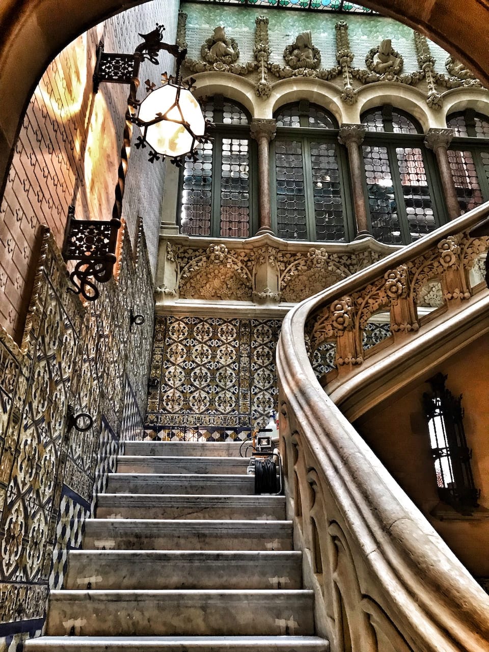 Conversaciones-que-inspiran-con-Manel-Toribio-Arquitecto-y-Victoria-Pardo-Artista-Plastica-Palacio-dl-Baron-de-Cuadras-Josep-Puig-i-Cadafalch